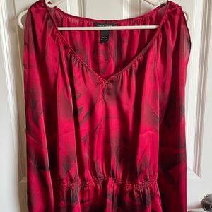 White House/Black Market cold shoulder blouse❤️